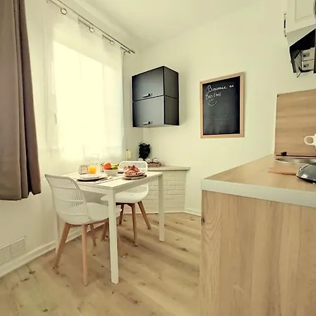 Nouveau*le Bois Etoile*balneo*massage*detente*wifi*netflix*self-checkin شقة Venette